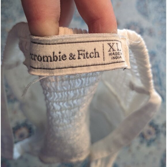 Abercrombie & Fitch White Linen and Cotton Blend Smocked Tie-Front Crop Top - XL - Picture 3 of 8